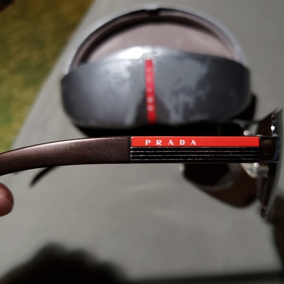 Mens Prada sunglasses - Picture 3 of 4